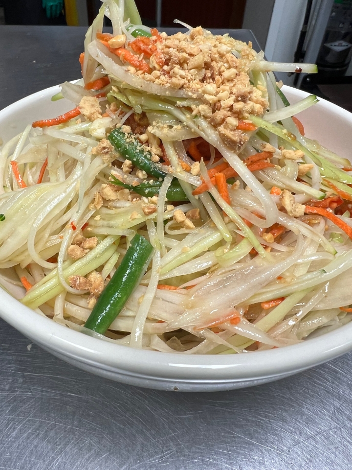 Som Tum Thai (Papaya Salad).