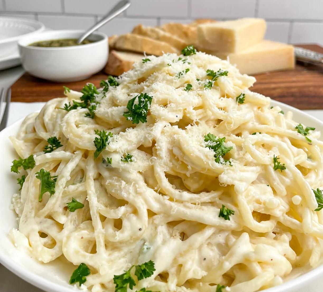 Pasta With Alfredo Sauce.