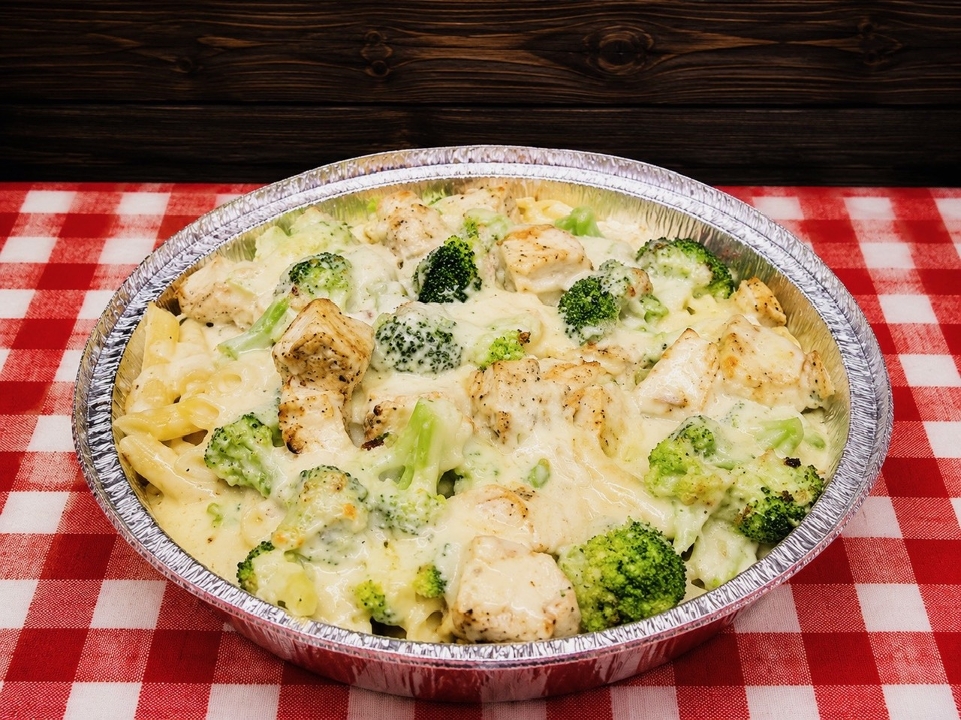 Chicken Broccoli (Alfredo).