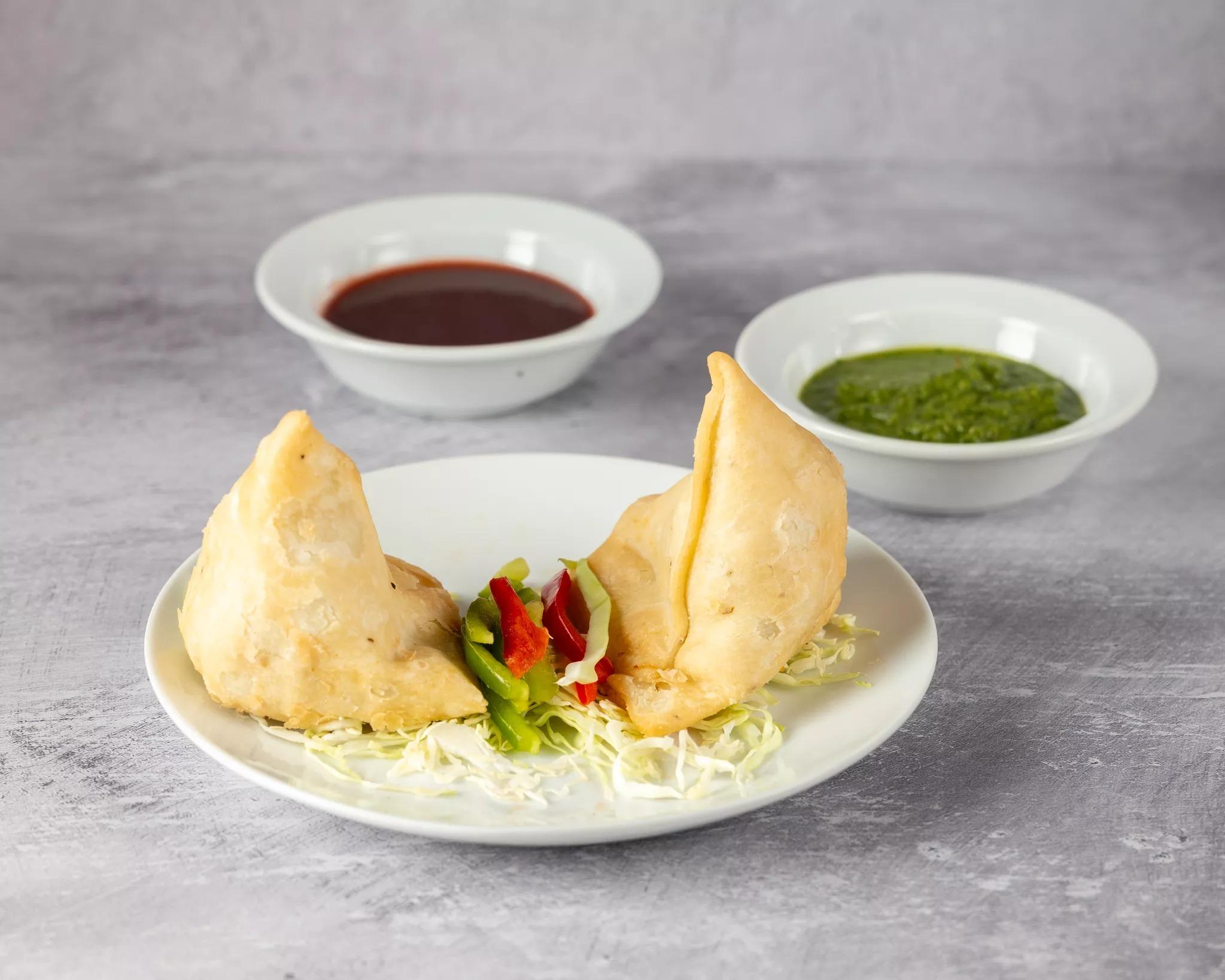 Vegetable Samosa (V).