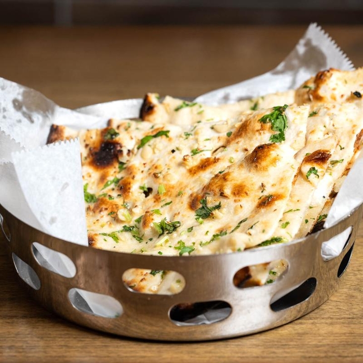 Garlic Naan (B).