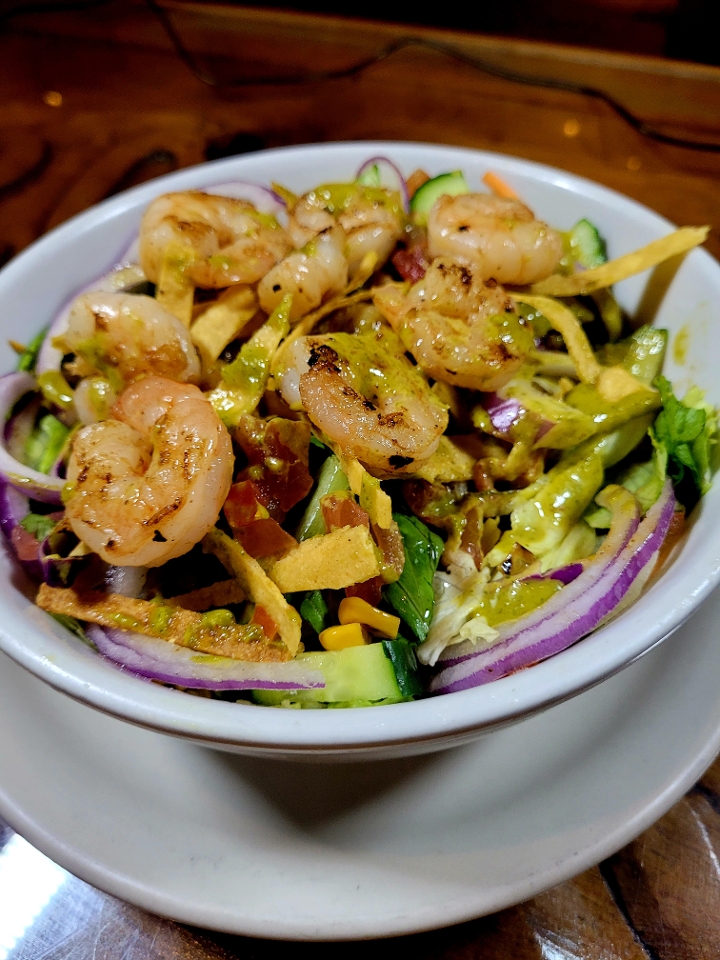Ensalada De Camarones Asados.