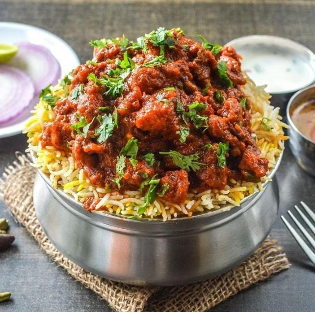Boneless Chicken Biryani Family.