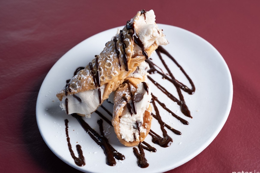 Cannoli.