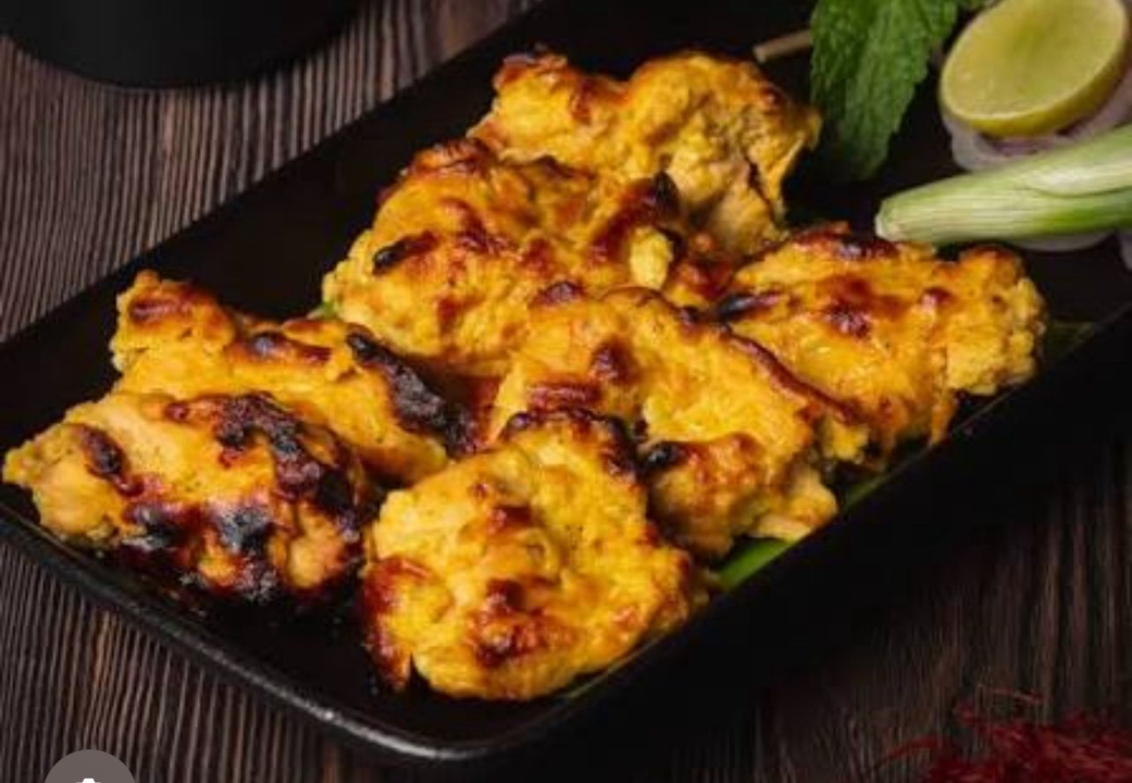 Saundhe Murgh Tikka.