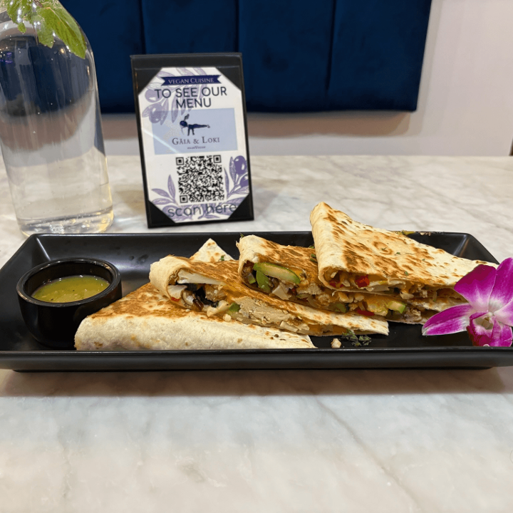 Veggie Quesadilla w/plant base chkn.