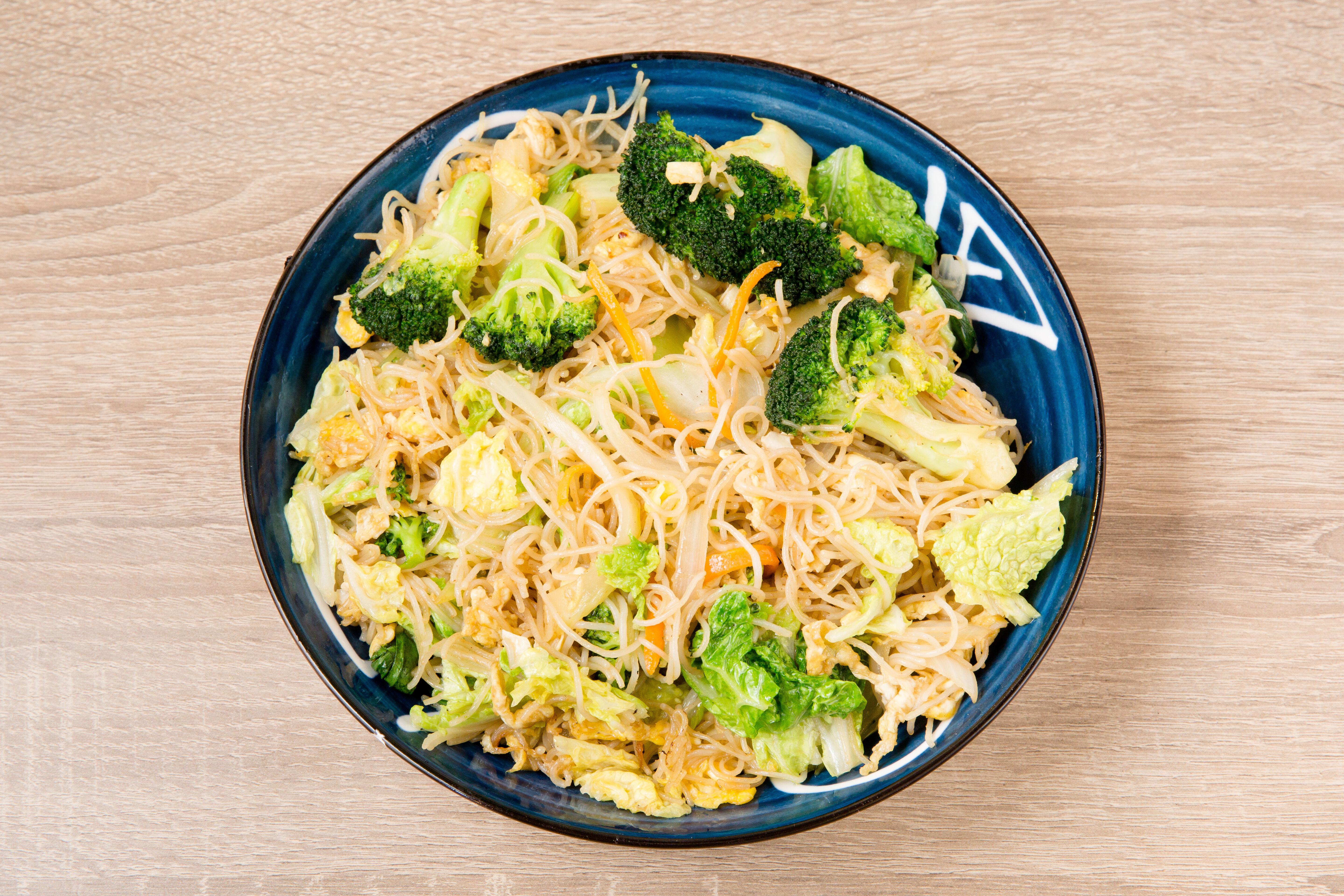 Vegetable Pan Fried Rice Noodle 蔬菜炒米粉.