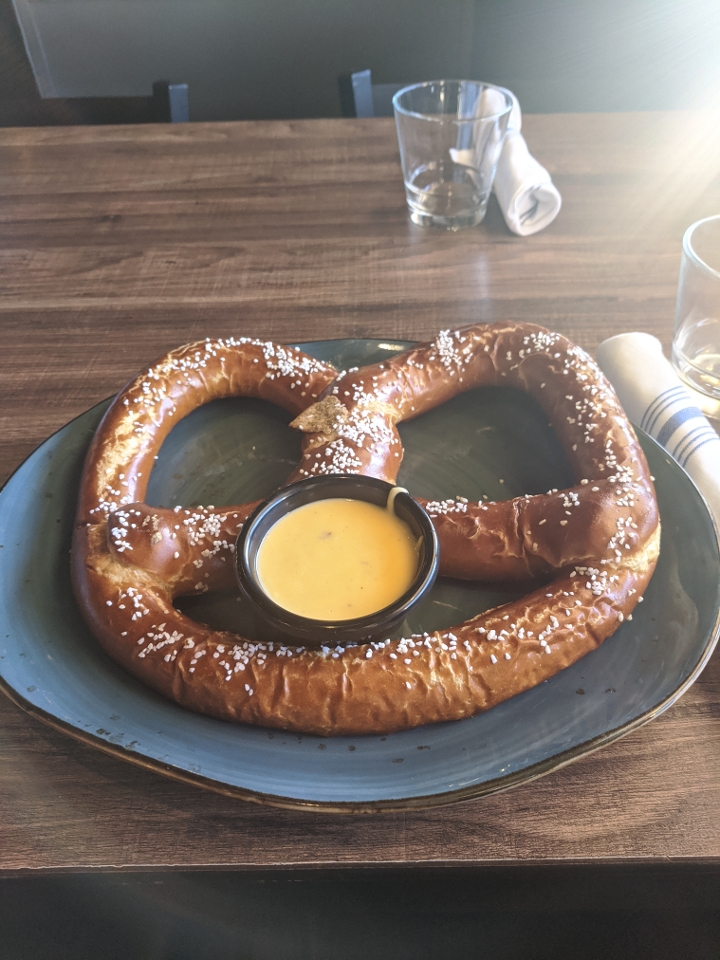 Pretzel & Queso.