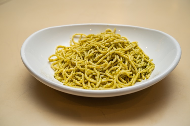 Spaghetti w/ Pesto.