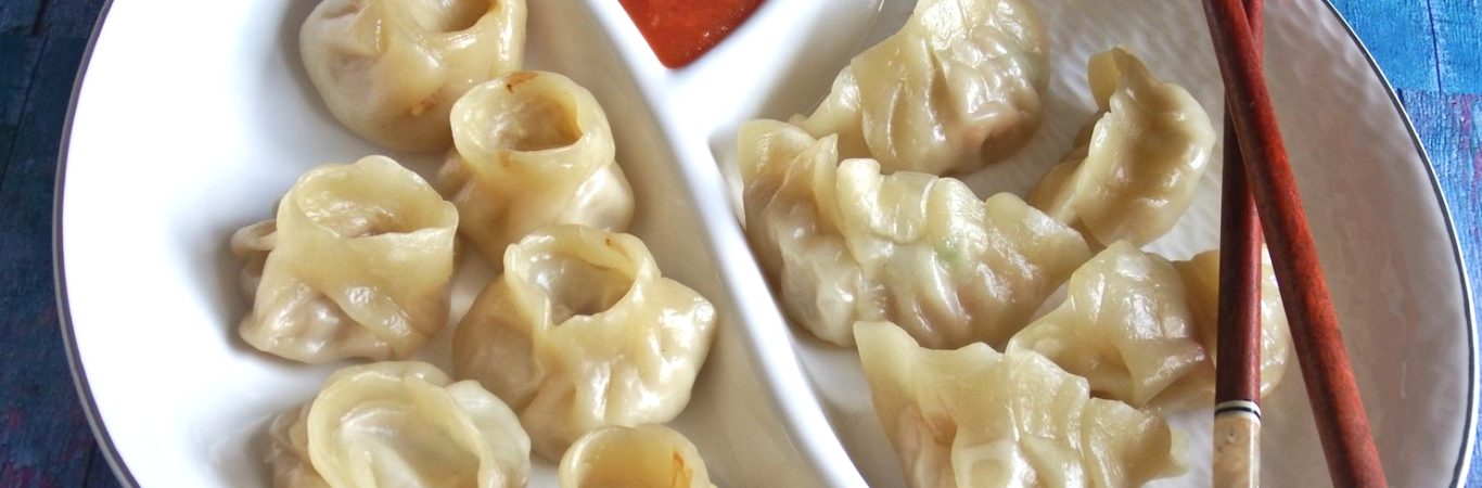 Steamed vegetable momo.