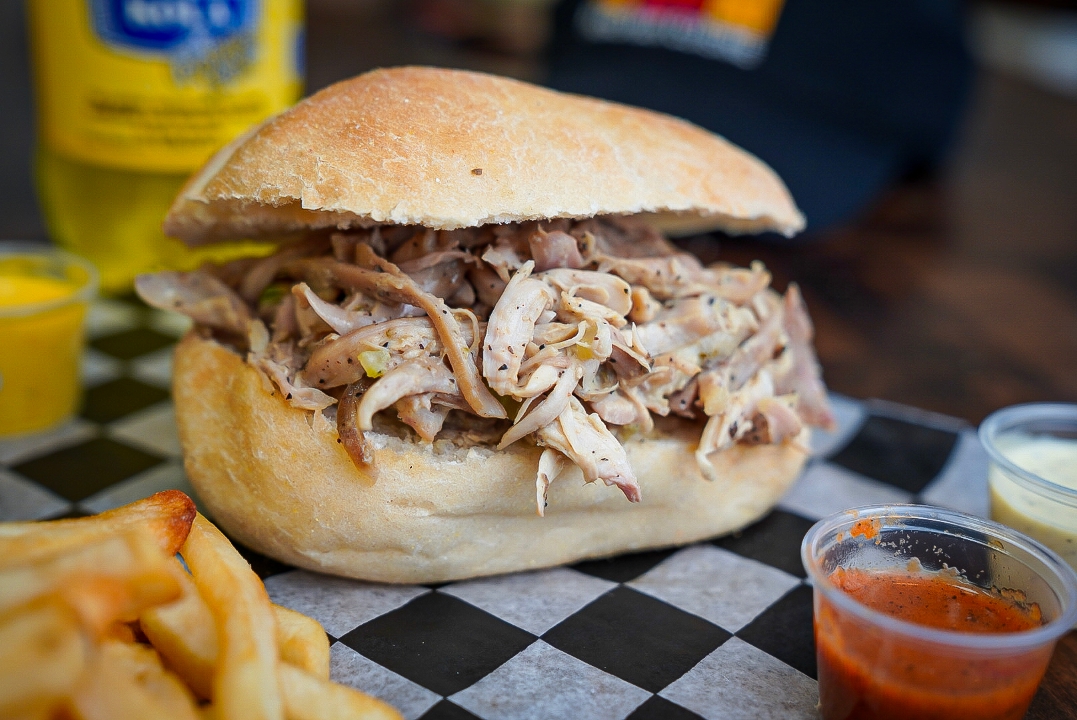 Chicken Sandwich + 2 Sauces.