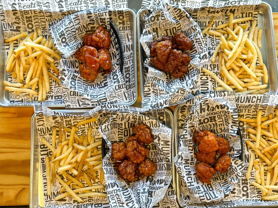 Boneless Wings & Fries 15 pcs.
