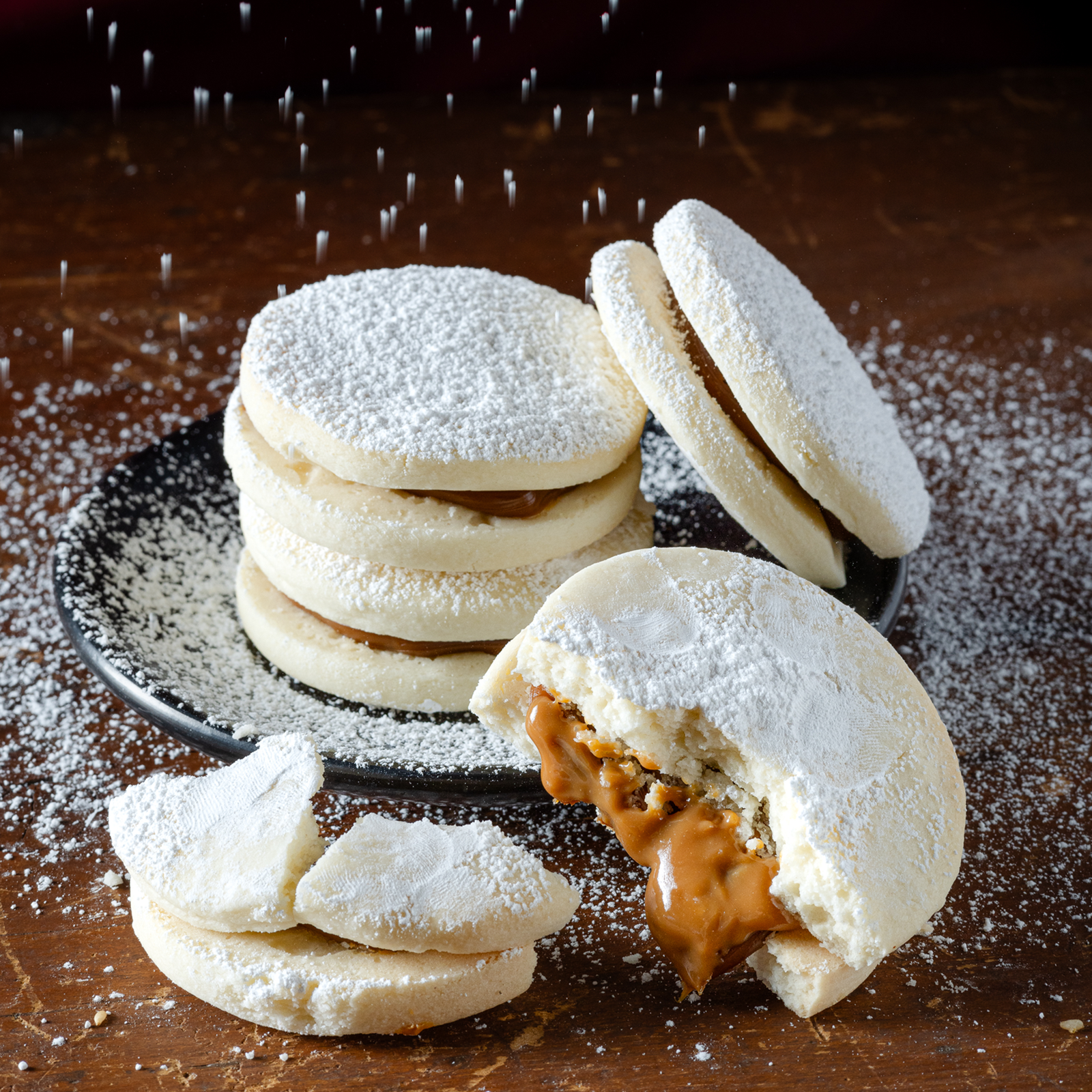 Dulce de leche alfajor.