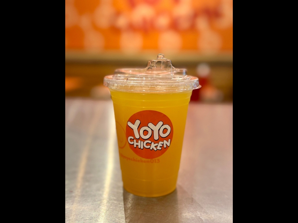 YoYo Mango Refresher Medium.