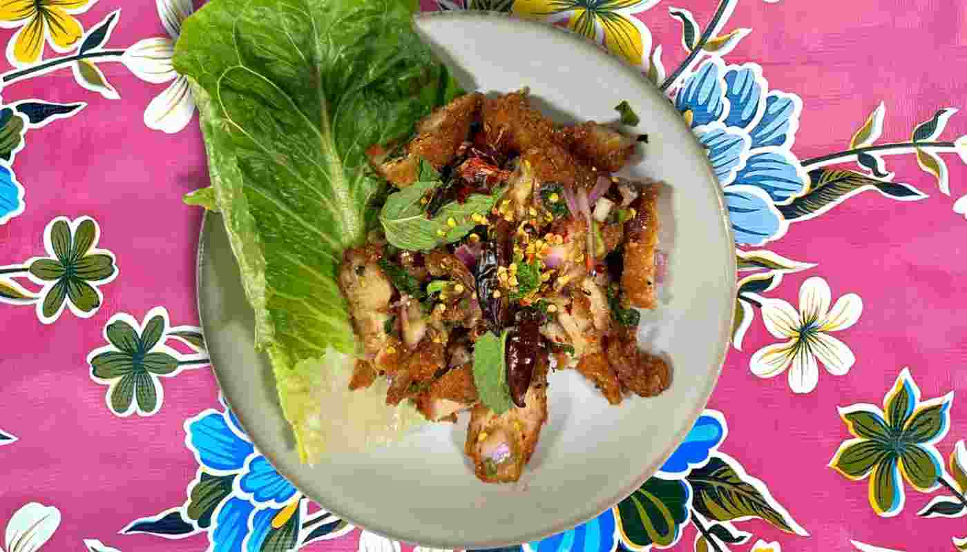 YUM KAI SAAP (Spicy Fried chicken Salad).