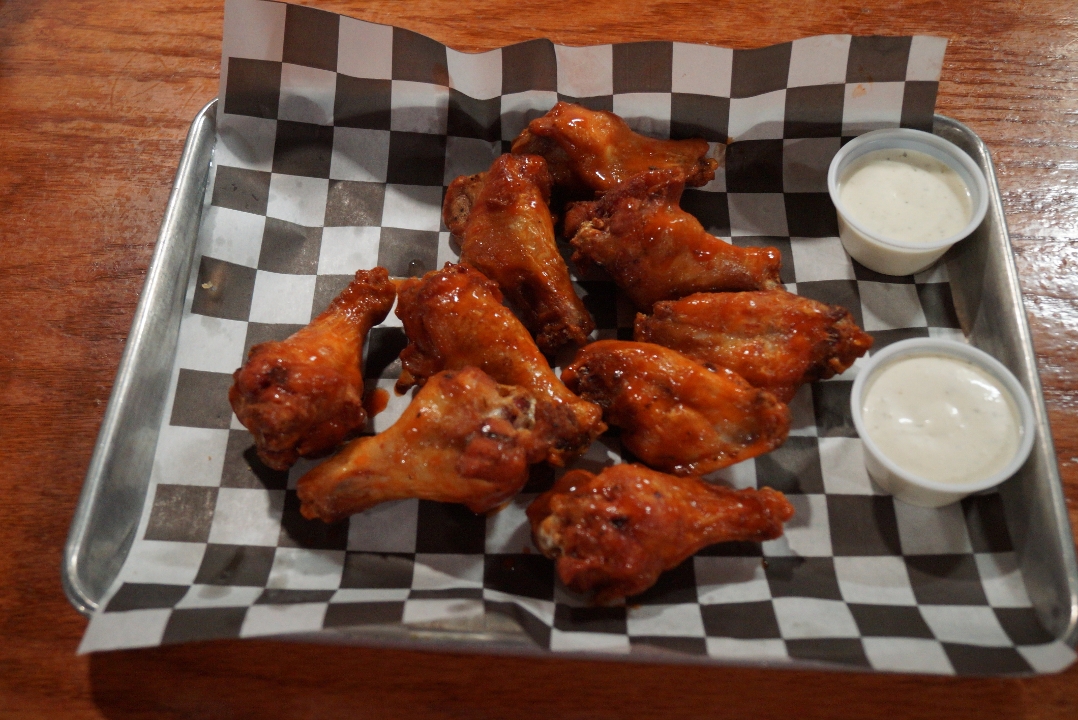 Jumbo Wings (10).