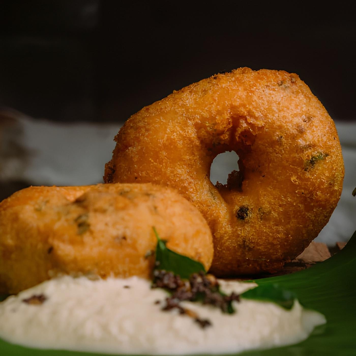 Medhu Vada (4 pcs).