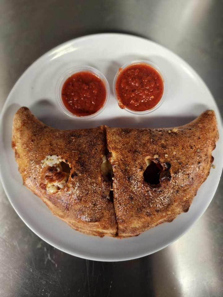 Calzone (includes Mozz and Ricotta Cheese).