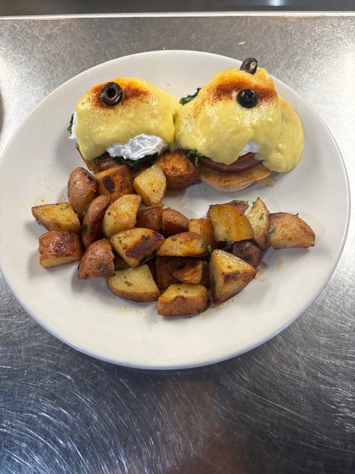 Canadian Bacon w Florentine Benedict.