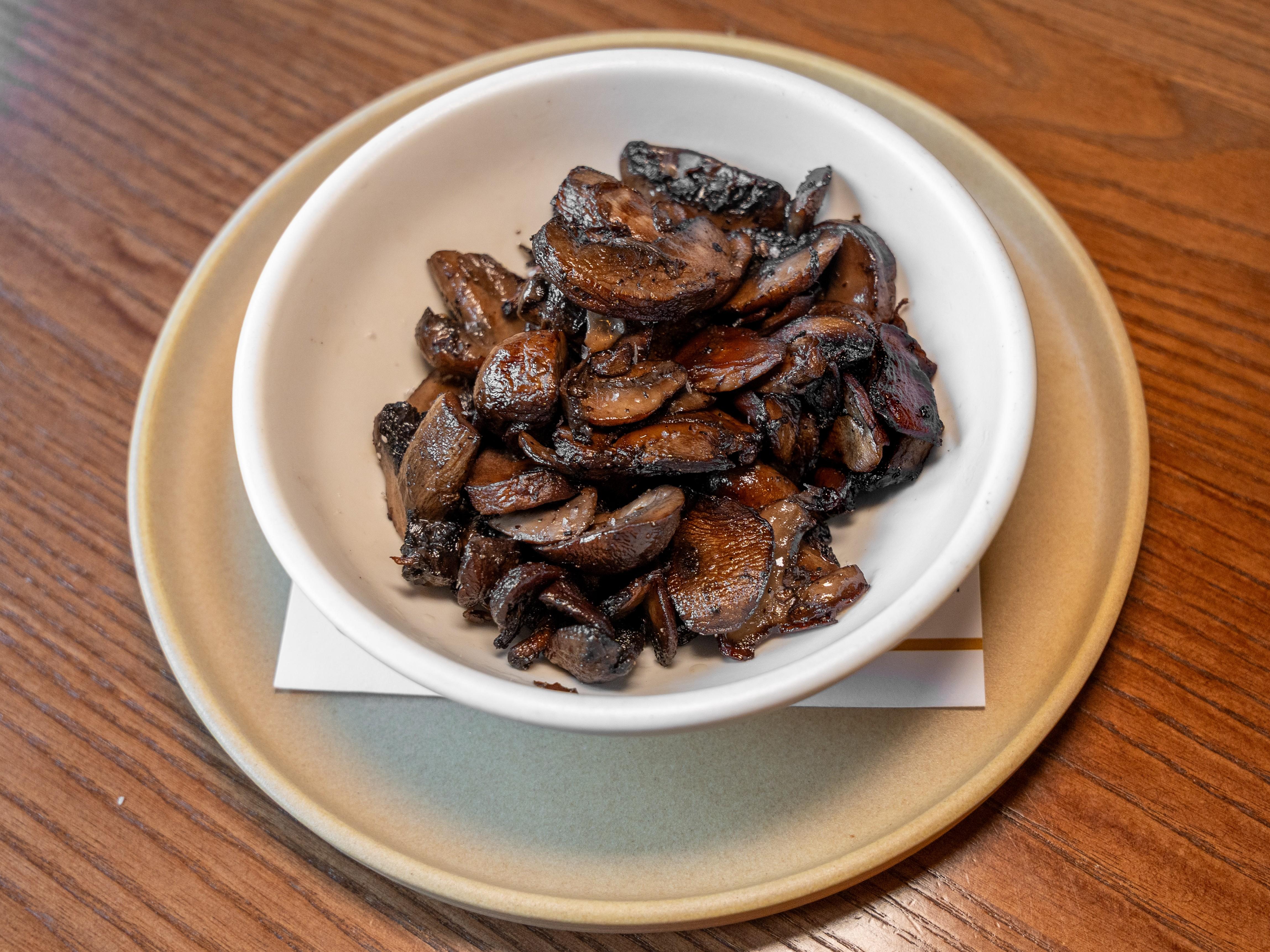 SIDE ROASTED MUSHROOMS.