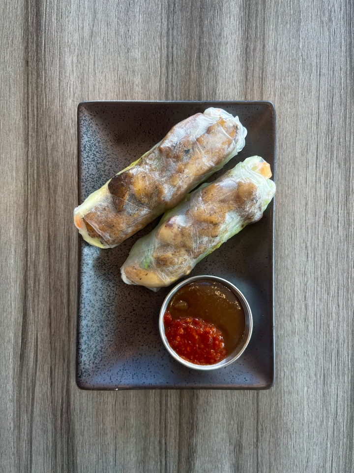 Gỏi Cuốn Gà Nướng (Grilled Chicken Spring Rolls).