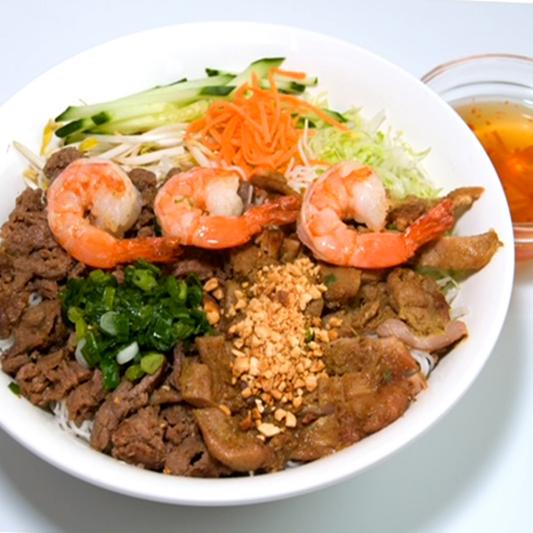 Combo Vermicelli Bowl - Shrimp, Beef & Chicken.