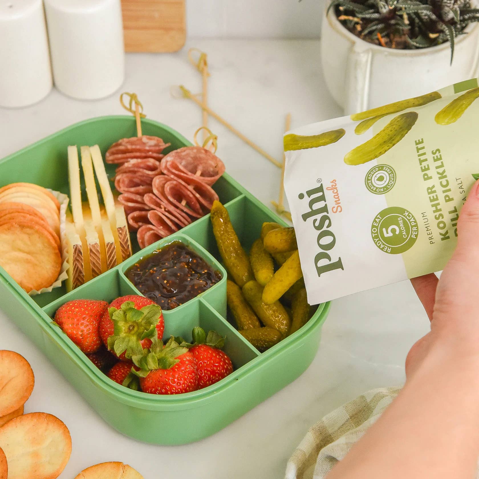 Poshi - Kosher Petite Dill Pickles 2 oz.