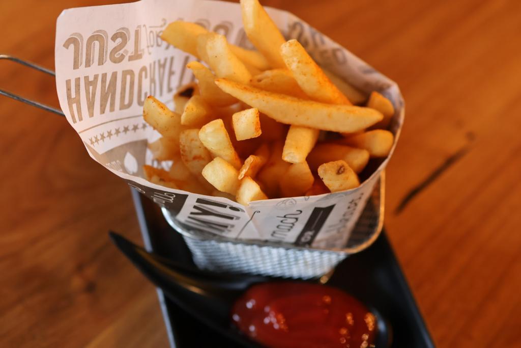 SIDE Regular Fries.
