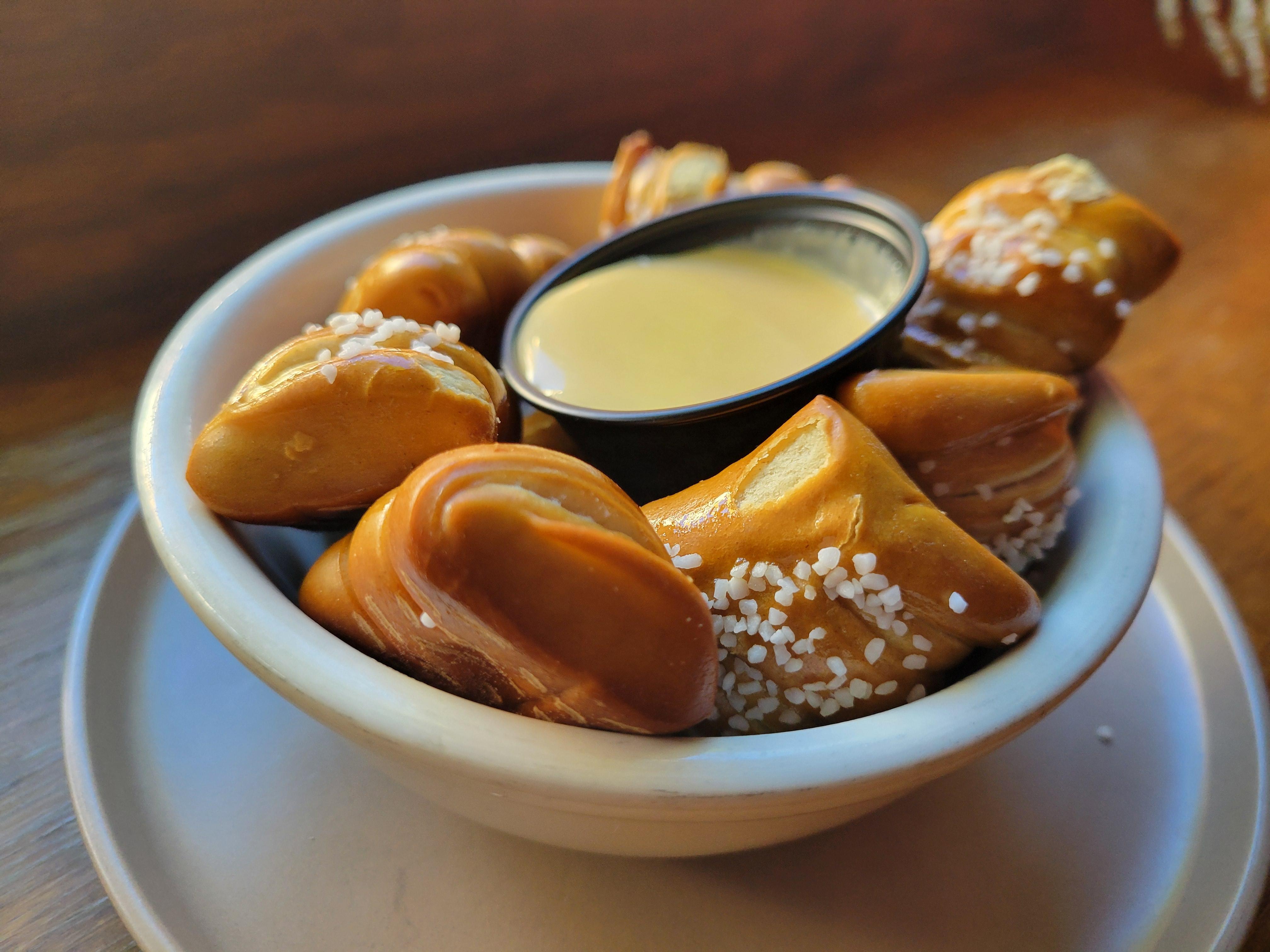 PRETZEL BITES.