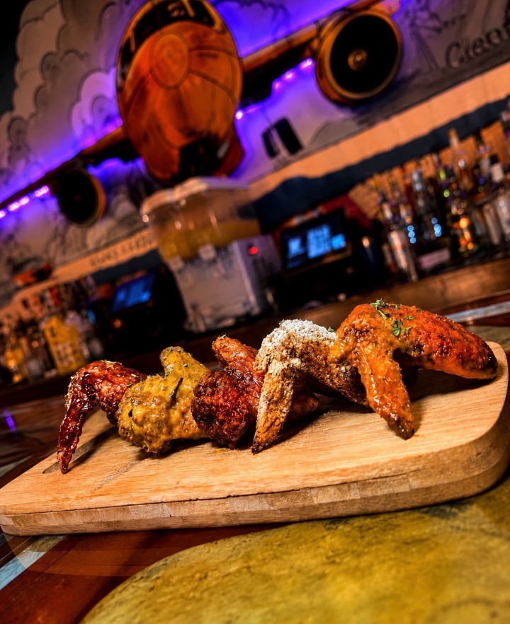 10 Whole Wings.