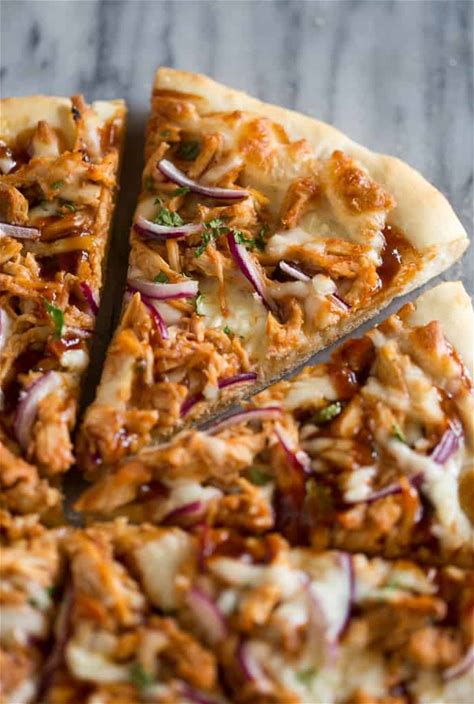 CHICKEN BBQ PIZZA.