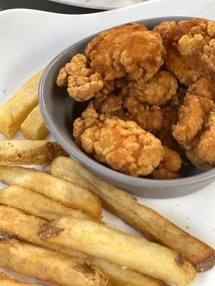 Kids Chicken Nuggets.