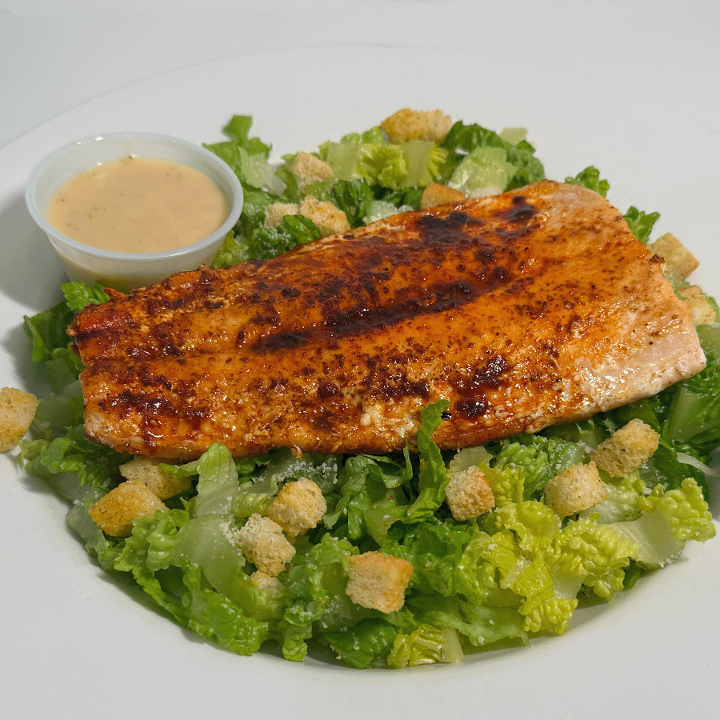 CESAR SALAD W/ SALMON.