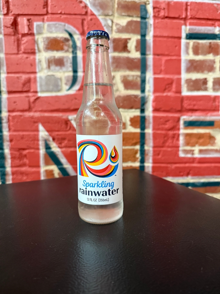 Richard's Sparkling Rainwater.