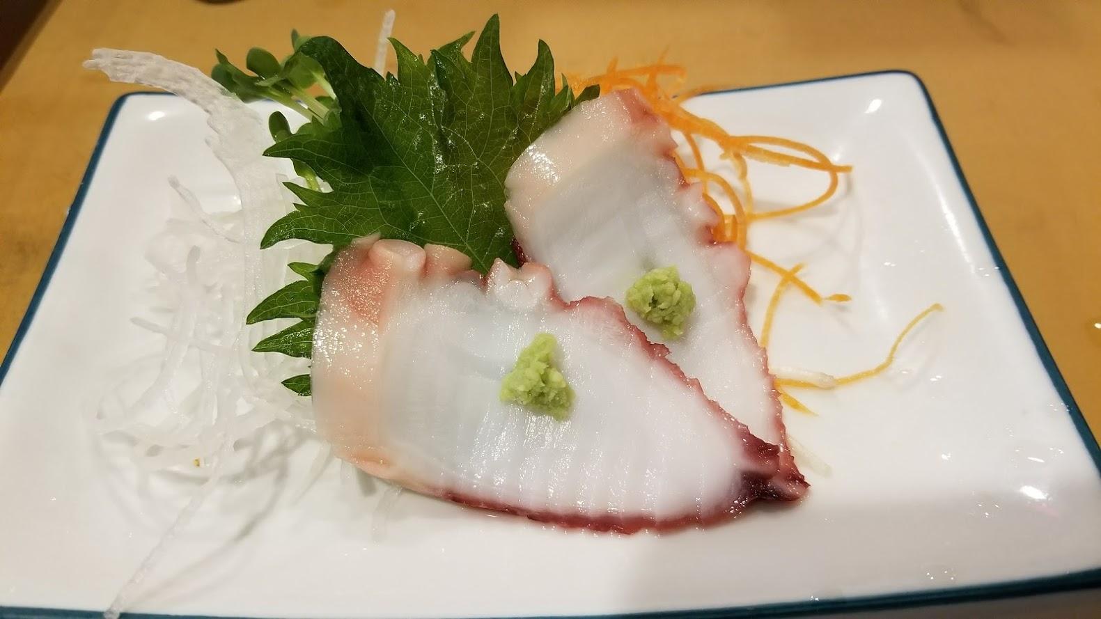 Octopus/ Tako Sushi (2pcs).