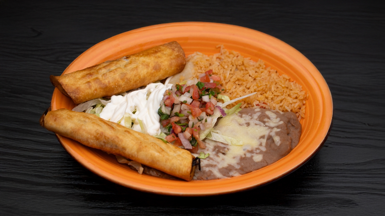 L - Taquitos Mexicanos.