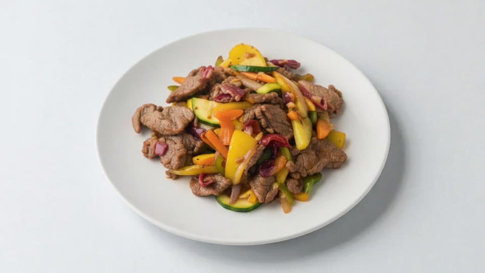 Half Tray Stir Fry Chicken with Basil.