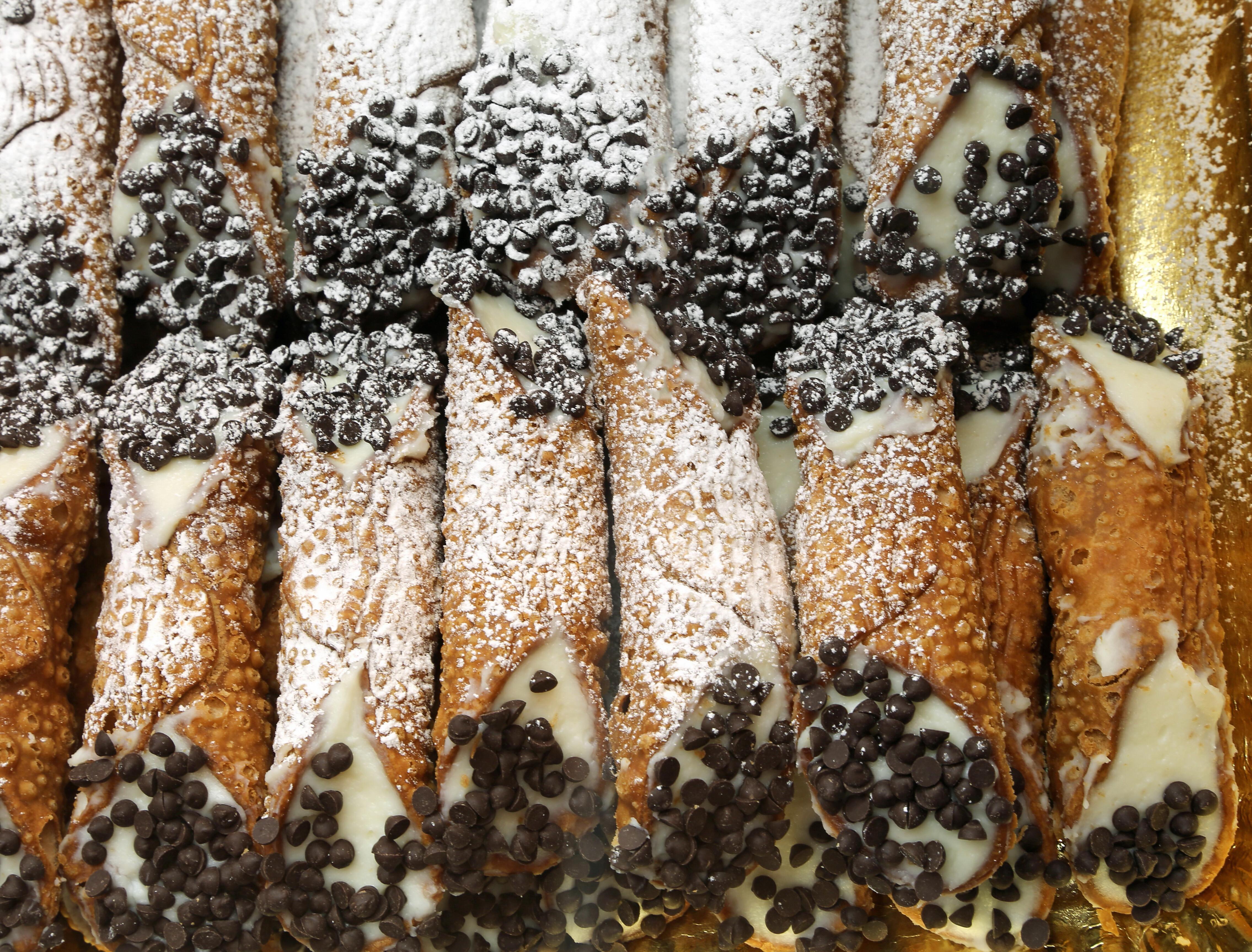 Cannoli's.