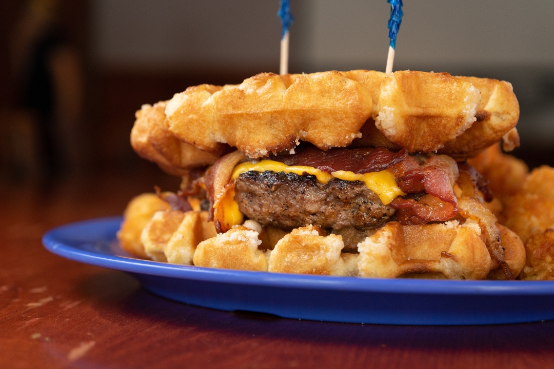 WAFFLE BURGER.