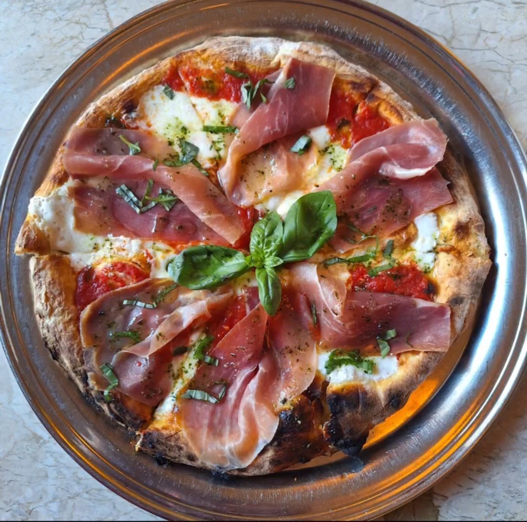 12 - Prosciutto di Parma Pizza.