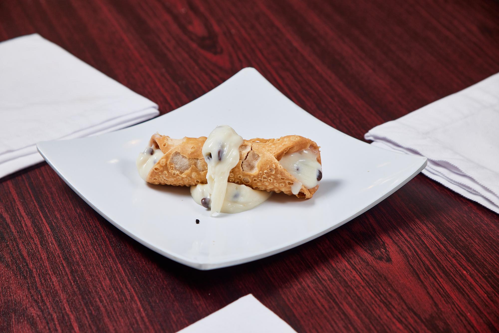 Cannoli.