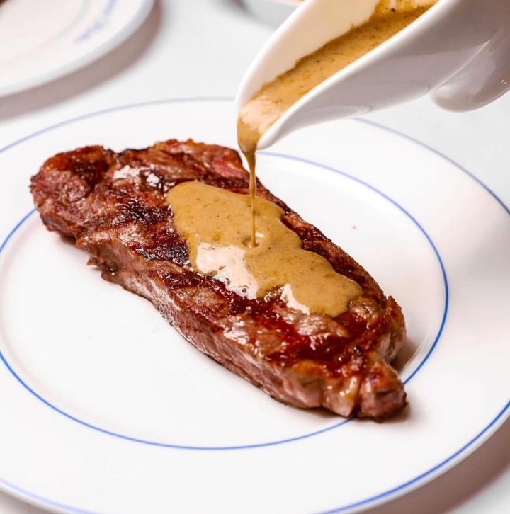 Steak au Poivre.