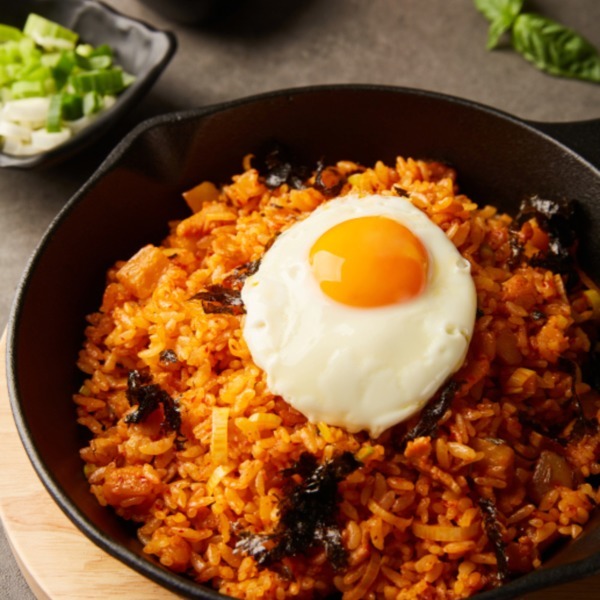 BRIQUETTE Kimchi fRIED rice  연탄 김치 볶음밥.