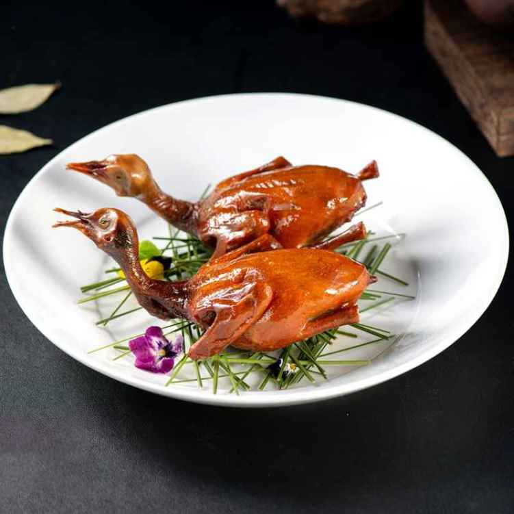 CS7. 金牌脆皮乳鸽/Roasted Squab.