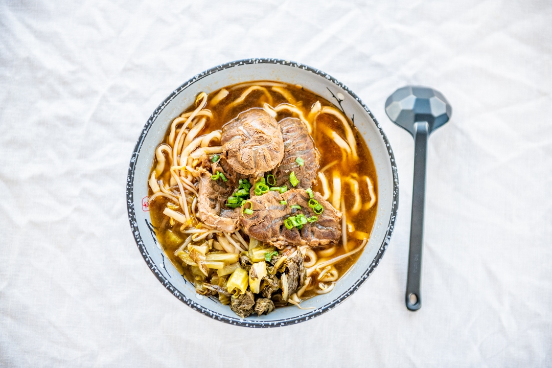 Taiwanese Beef Noodle Soup 台式牛肉面.
