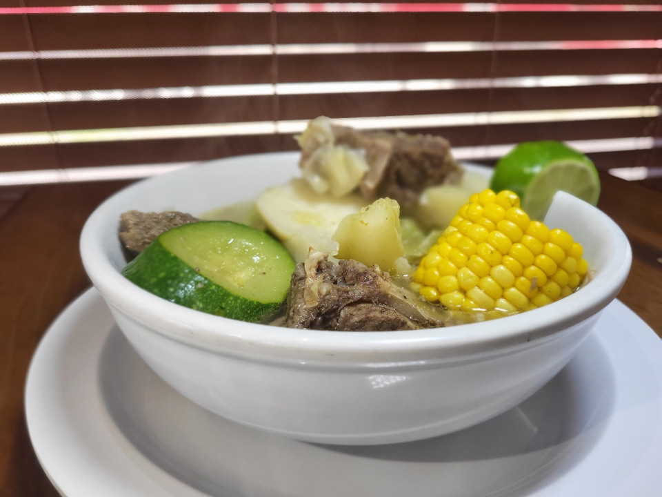 Caldo De Res.