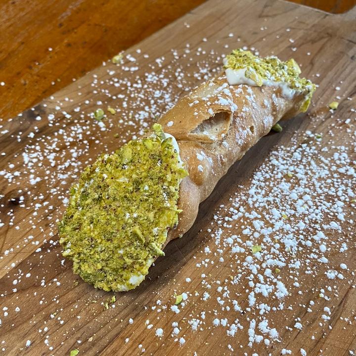 Cannoli Pistacchio.