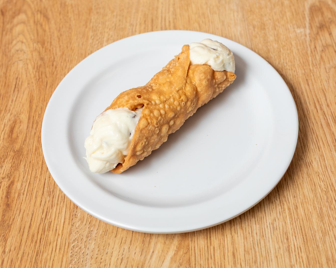 Cannoli.