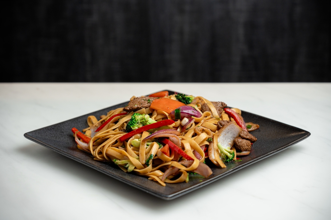 Tallarines Saltado de Carne.