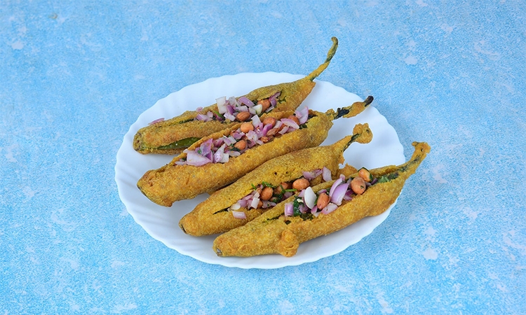 Stuffed Mirchi - 3 Pieces.